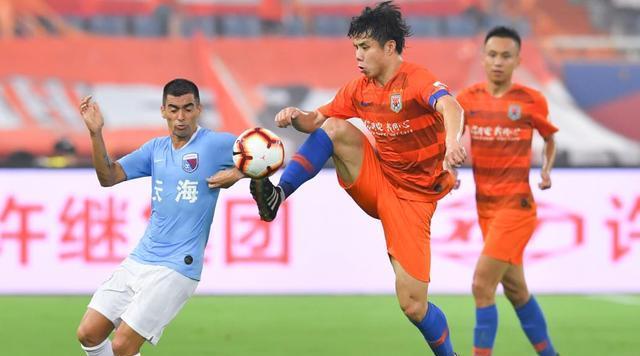 于鹤立鸡群, 既能在防守 于鹤立鸡群, 既能在防守