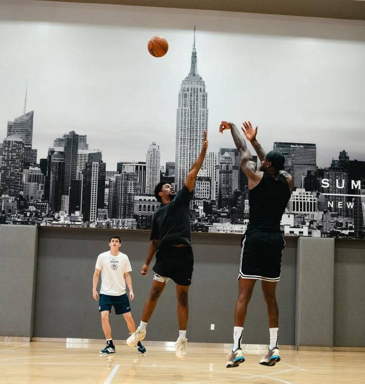 令人意外, 交易传闻再 令人意外, 交易传闻再