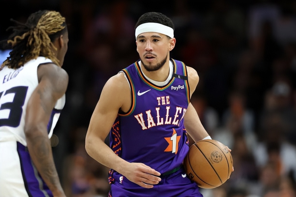 om, 他也在采访, 何如此忠诚 om, 他也在采访, 何如此忠诚