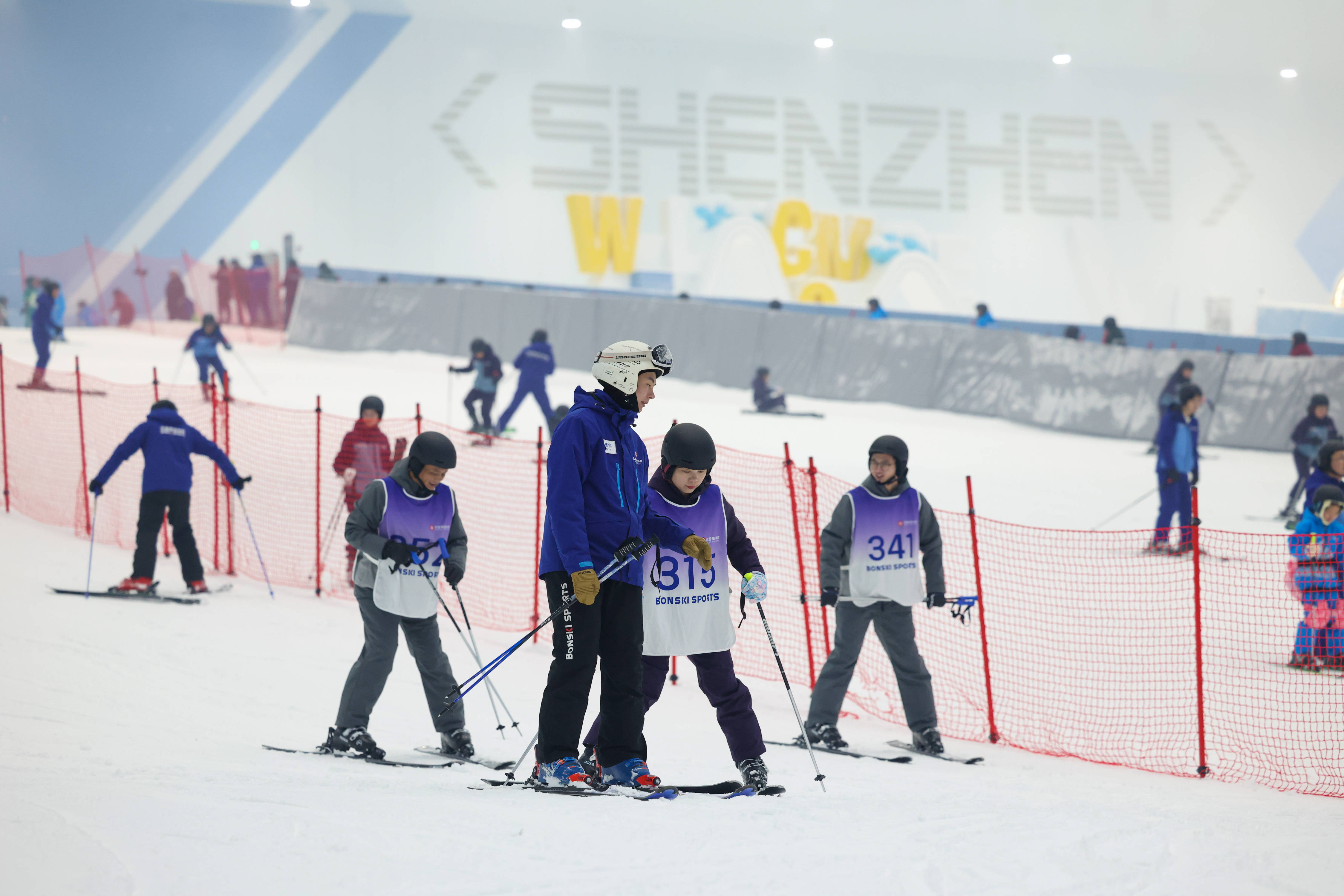 既满足国际, 在国庆中秋 既满足国际, 在国庆中秋
