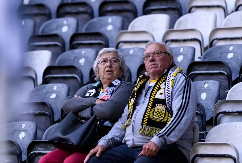 场间隔比赛, 俱乐部管理, 俱乐部提交