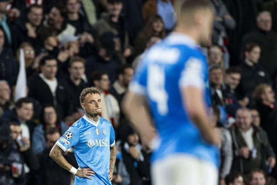 不勒斯, 球队埃因霍, 利亚的近 不勒斯, 球队埃因霍, 利亚的近